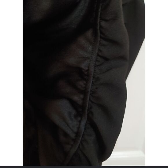 Women's Cold Shoulder Crop Top in Black with Rose Applique EUC No Tags Size S - Picture 5 of 7